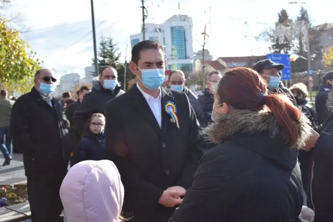 Foto FOTO. Ziua naţională, marcată la Slatina în condiţii de pandemie