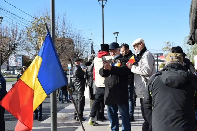 Foto FOTO. Ziua naţională, marcată la Slatina în condiţii de pandemie