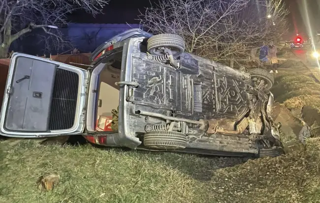 Foto FOTO. Grav accident în comuna Brebeni. Două persoane, transportate la UPU Slatina