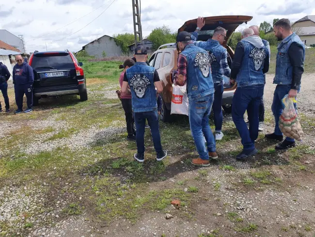 Foto Copiii nevoiaşi din Piatra-Olt, ajutoare de la motocicliştii din Slatina