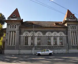 Foto  Primăria Slatina a început reabilitarea clădirii Cercului Militar de pe strada Ionaşcu