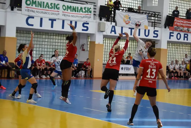 Foto FOTO&VIDEO. CSM Slatina pierde la două goluri,  scor 20-22, ultimul meci de pe teren propriu din acest sezon