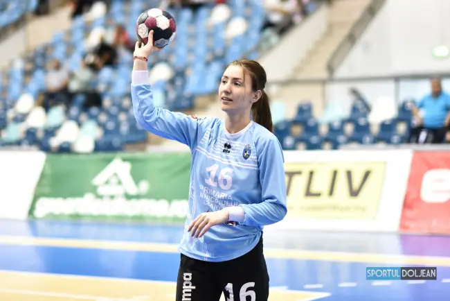 Foto FOTO. Două jucătoare de la HC Zalău şi una de la SCM Craiova au semnat cu CSM Slatina