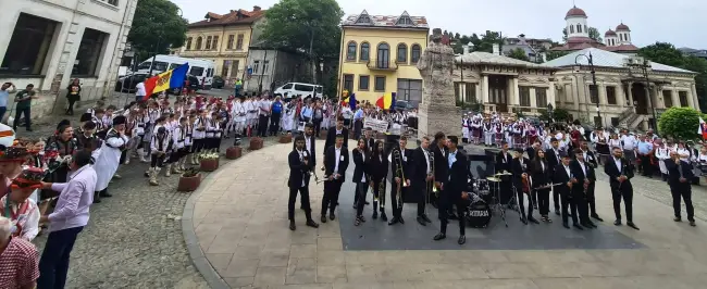 Foto FOTO&VIDEO. A început Căluşul Românesc. Peste 2.000 de copii din toată ţara şi din străinătate, la Slatina