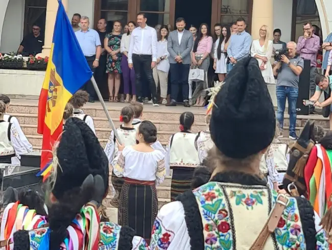 Foto FOTO&VIDEO. A început Căluşul Românesc. Peste 2.000 de copii din toată ţara şi din străinătate, la Slatina