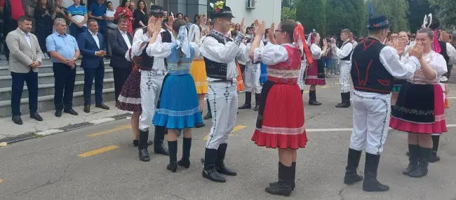 Foto FOTO&VIDEO. A început Căluşul Românesc. Peste 2.000 de copii din toată ţara şi din străinătate, la Slatina