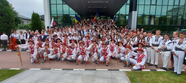 Foto FOTO&VIDEO. A început Căluşul Românesc. Peste 2.000 de copii din toată ţara şi din străinătate, la Slatina