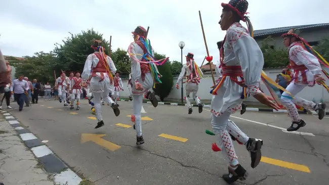 Foto FOTO&VIDEO. A început Căluşul Românesc. Peste 2.000 de copii din toată ţara şi din străinătate, la Slatina