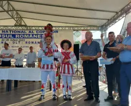 Foto Copiii din Osica de Jos, câştigătorii marelui premiu al Concursului „Căluşul Românesc”