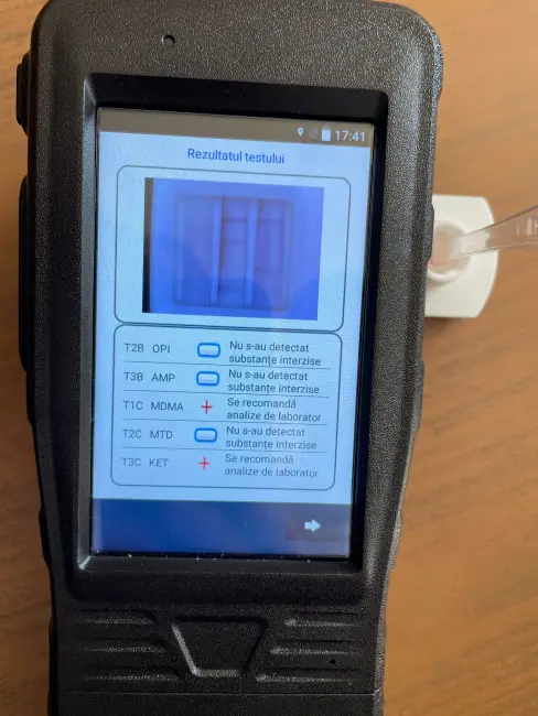 Foto  Motociclist drogat, depistat pe străzile Slatinei după ce s-a ridicat pe o roată şi a început să fie agresiv în trafic