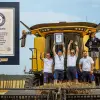 Imagine VIDEO: Record mondial acreditat de Guiness World Records, în România: O combină a recoltat cea mai mare cantitate de grâu în opt ore
