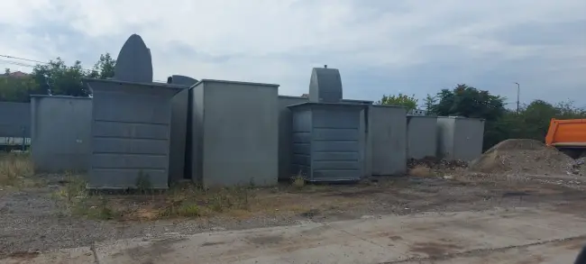 Foto FOTO. Încă 37 de containere de gunoi îngropate sunt montate la Slatina