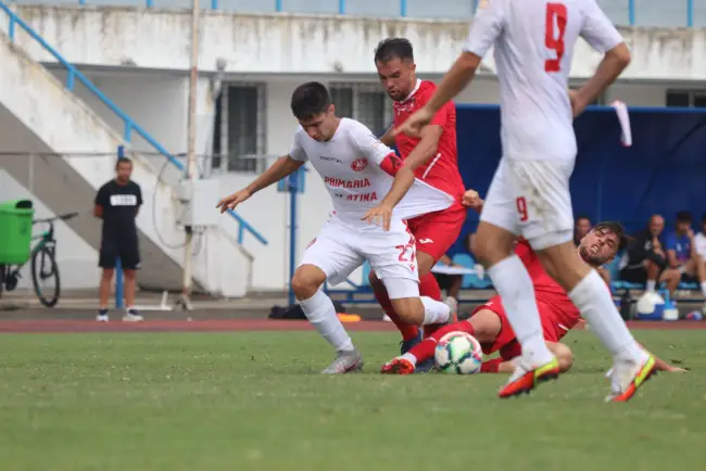 Foto CSM Slatina a încheiat cu o remiză, 2-2, ultimul meci de pregătire, disputat în deplasare cu CS Şelimbăr