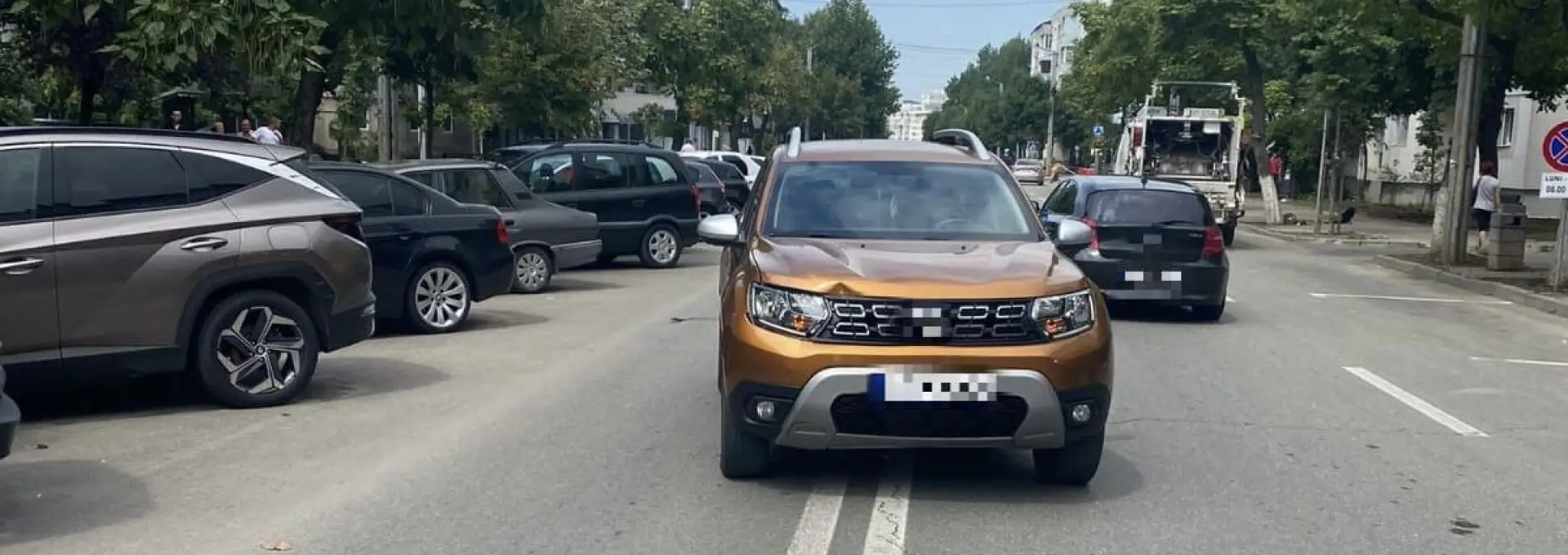 Foto Accident rutier pe strada Ecaterina Teodoriu, din Slatina. Un copil de 3 ani a ajuns la spital
