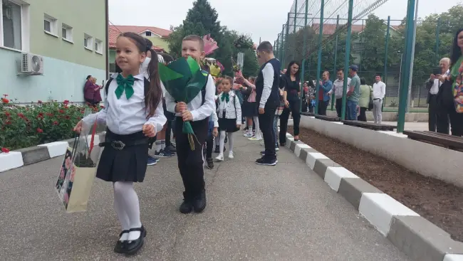 Foto Start în noul an şcolar pentru preşcolarii şi elevii din judeţul Olt (FOTO)