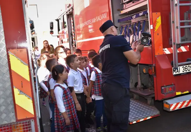 Foto Ziua Pompierilor din România, marcată la Slatina şi în judeţul Olt (FOTO)
