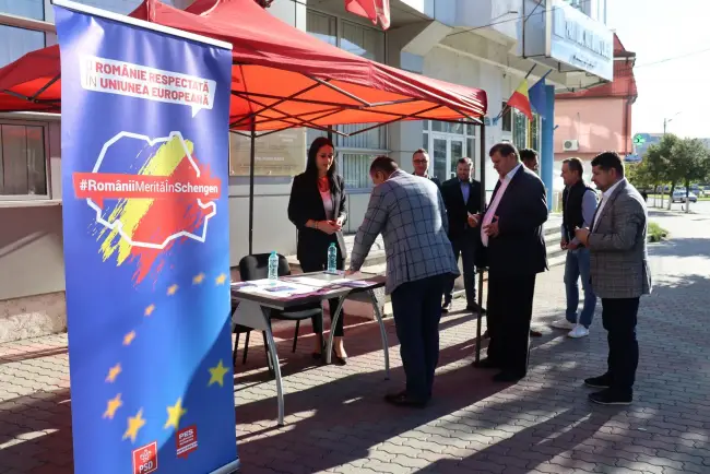 Foto FOTO. Liderii PSD Olt, primii semnatari în cadrul campaniei Românii merită în Schengen