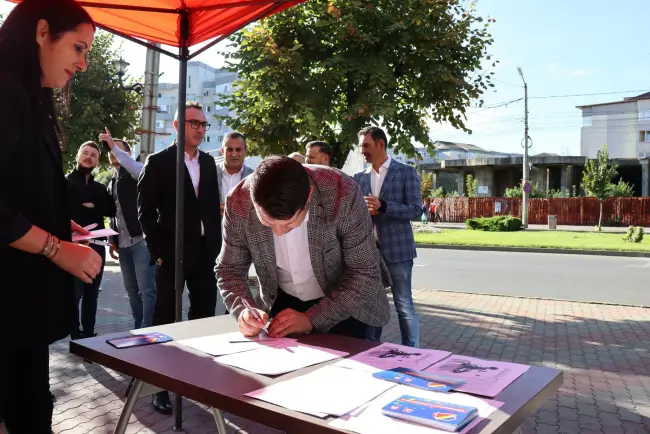 Foto FOTO. Liderii PSD Olt, primii semnatari în cadrul campaniei Românii merită în Schengen