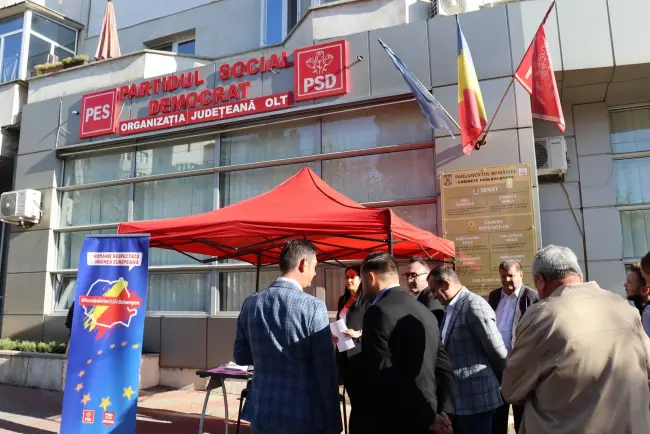 Foto FOTO. Liderii PSD Olt, primii semnatari în cadrul campaniei Românii merită în Schengen