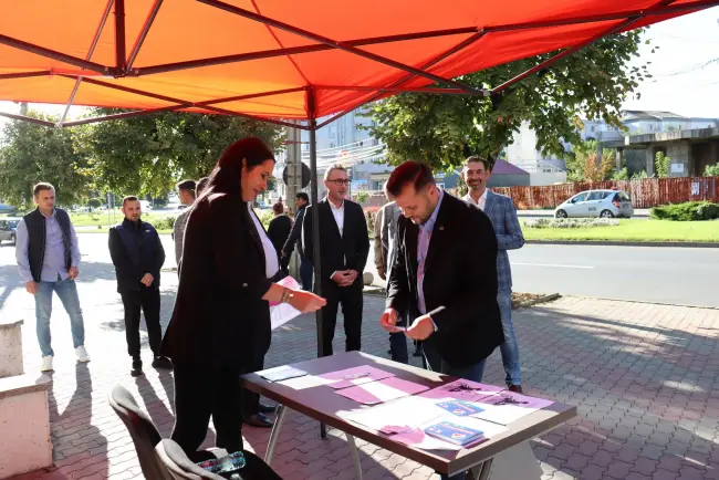 Foto FOTO. Liderii PSD Olt, primii semnatari în cadrul campaniei Românii merită în Schengen