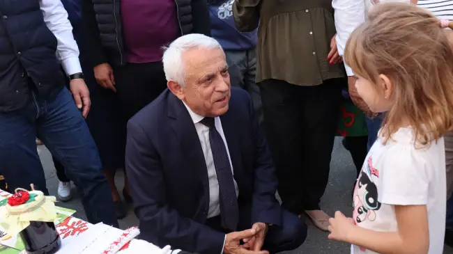 Foto FOTO. Ministrul Agriculturii a făcut cumpărături de la producătorii olteni, la Ziua Recoltei de la Slatina