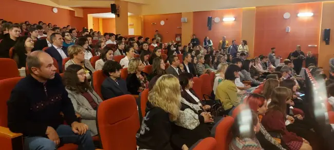 Foto FOTO. Consiliul Judeţean premiază performanţa: Aproape 760 de premii pentru elevii şi profesorii cu rezultate deosebite