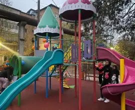 Foto FOTO. Un nou loc de joacă pentru copii a fost reabilitat în Caracal