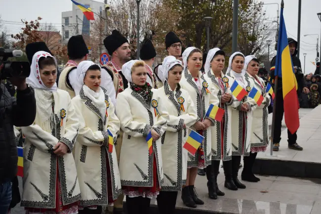 Foto FOTO. Slătinenii au sărbătorit Marea Unire. Sute de persoane prezente la manifestările din Slatina