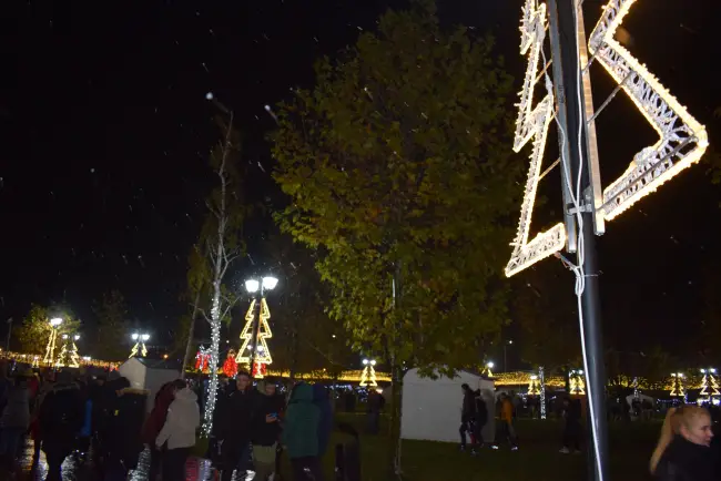 Foto Slatina de poveste. A fost aprins iluminatul festiv (FOTO&VIDEO)