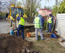 Foto Fonduri europene pentru extinderea reţelelor de apă din Băbiciu, Scărişoara, Gostavăţu, Fărcaşele şi Dobrosloveni. CAO a semnat contractul