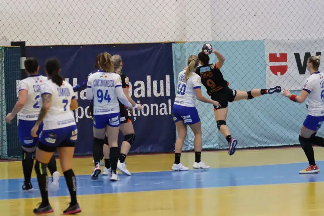 Foto FOTO&VIDEO. CSM Slatina pierde, scor 18-22, meciul cu CS Dacia Mioveni