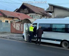Foto FOTO. Poliţiştii olteni au verificat transportul public de persoane