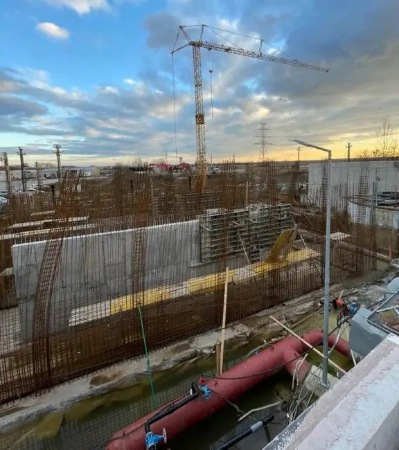 Foto Fonduri europene pentru reabilitarea staţiilor de tratare şi înlocuirea reţelei de apă din Slatina. Se lucrează din plin (FOTO)