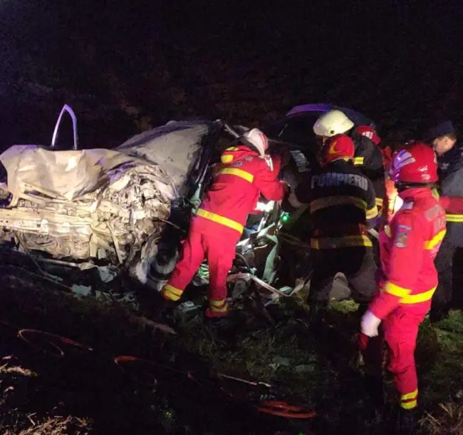 Foto Patru persoane au murit,  în accidentul de la Scorniceşti. Alte trei, în stare gravă la spital (FOTO&VIDEO) 