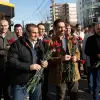 Imagine PSD Olt păstrează tradiţia de 8 Martie: Flori pentru doamne şi domnişoare (FOTO)