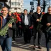 Imagine PSD Olt păstrează tradiţia de 8 Martie: Flori pentru doamne şi domnişoare (FOTO)