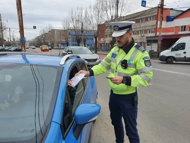 Foto  VIDEO&FOTO. O şoferiţă, depistată conducând cu peste 100 km pe oră, în Slatina, iar un alt şofer a fost prins băut