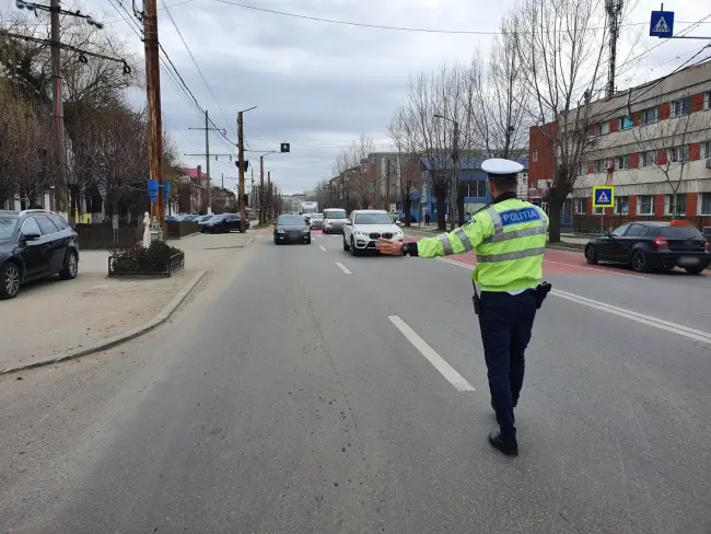 Foto  VIDEO&FOTO. O şoferiţă, depistată conducând cu peste 100 km pe oră, în Slatina, iar un alt şofer a fost prins băut