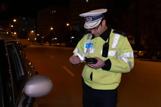 Foto FOTO. Peste 100.000 de lei, valoarea amenzilor aplicate în cadrul unor acţiuni ale poliţiştilor olteni