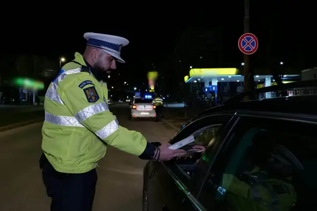 Foto FOTO. Peste 100.000 de lei, valoarea amenzilor aplicate în cadrul unor acţiuni ale poliţiştilor olteni