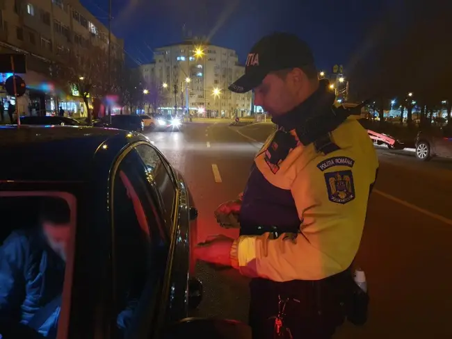 Foto FOTO. Peste 100.000 de lei, valoarea amenzilor aplicate în cadrul unor acţiuni ale poliţiştilor olteni