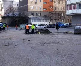 Foto Se lucrează la reabilitarea zonei adiacente străzii Aleea Lalelelor din Slatina
