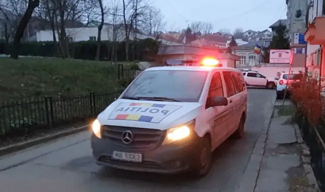 Foto Percheziţii la Slatina, Piatra-Olt şi Pleşoiu. Doi bărbaţi ridicaţi de poliţişti şi procurori (FOTO&VIDEO)