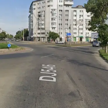 Foto Slatina: Bandă pentru virajul la dreapta pe strada Artileriei, în sensul giratoriu de la Steaua