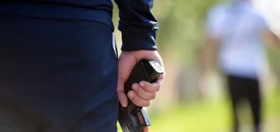 Foto Doi jandarmi răniţi, după ce arma unuia dintre ei s-a descărcat accidental. Cei doi se întorceau din misiune