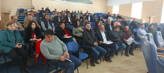 Foto Primarii din Olt au aflat care sunt condiţiile pentru a primi finanţare din PNRR pentru împăduriri (FOTO)
