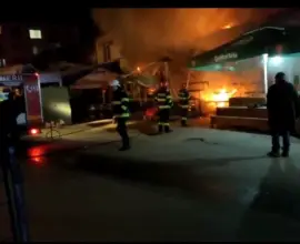 Foto VIDEO. Incendiu în Piaţa Zahana. Două depozite de marfă au fost distruse