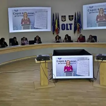 Foto FOTO. Dezbateri despre măsurile de sprijin pentru familii şi copii, cu femeile social-democrate, în sala de şedinţe a CJ Olt