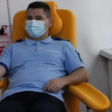 Foto FOTO. Jandarmii olteni au donat sânge pentru pacienţii din spitale