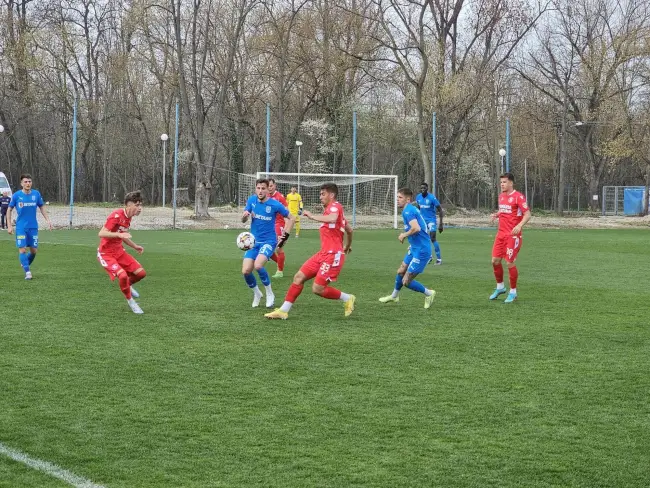 Foto FOTO. CSM Slatina, remiză în amicalul cu Universitatea Craiova, disputat în Bănie